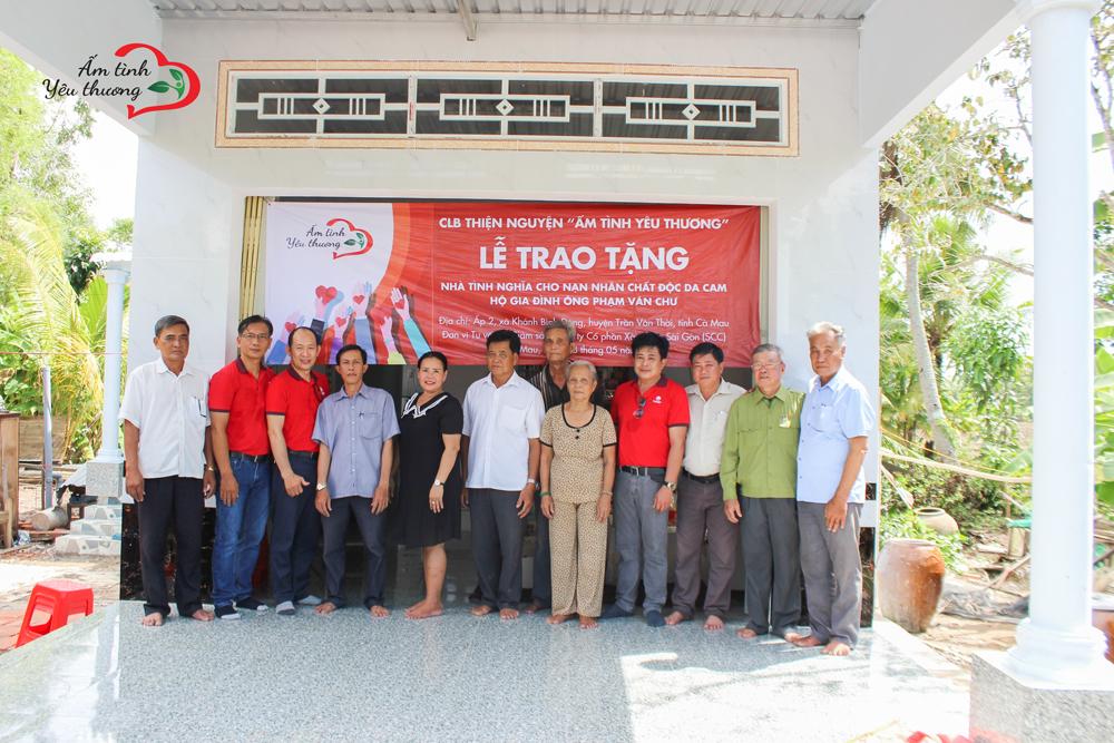 CLB THIỆN NGUYỆN ẤM TÌNH YÊU THƯƠNG TRAO TẶNG NHÀ TÌNH NGHĨA CHO ÔNG PHẠM VĂN CHƯ TỈNH CÀ MAU